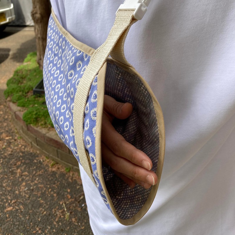Original Smile Sling (G: Blue Small Flower Dots), General Size,