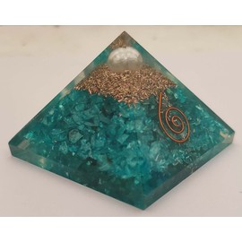 Sharvgun Healing Crystal Appatite Orgonite Pyramid Metaphysical Stone Figurine, 45-50 MM Stone Pyramid Reiki Chakra Gemstone Energy Charged Generator with Gift Pouch