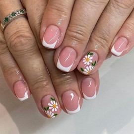 White French Tip Press on Nails Short Square Cute Flower Fake Nails Gel Glue on Nails Daisy False Nails Glossy Nude Pink Full Cover Stick on Nails Spring Summer Nails for Women Girls 24Pcs