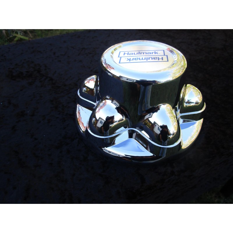 Haulmark 6 Lug with 5.5" Bolt Circle Trailer Chrome Center