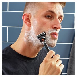 Gillette Fusion5 ProGlide razor blades, 8 pieces, letterbox-compatible packaging