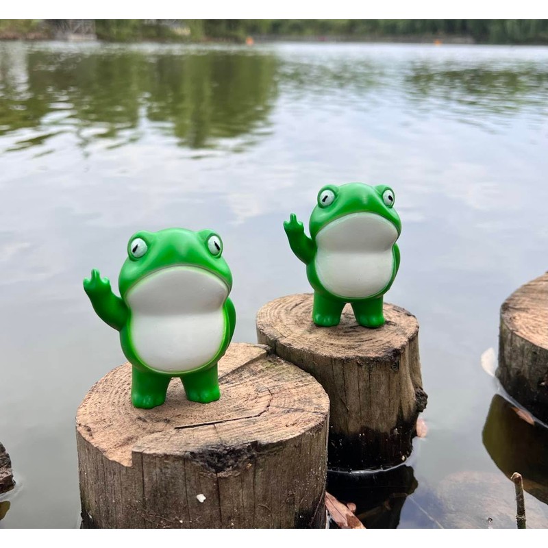 Jxueych Rebellious Frog Figurine, Frog Garden Statue, Tall 3.3 inch,