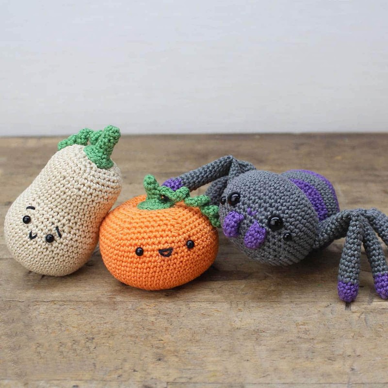 Hardicraft Crochet Kit for Making Yourself with Instructions and Material