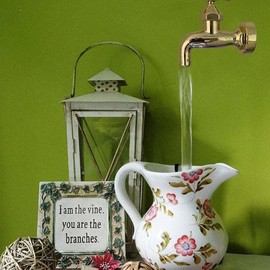 YARNOW Invisible Flowing Spout Watering Can Fountain Floating Tap Fountain Invisible Faucet Floating Outdoor Tabletop Fountains for DIY Garden Yard Art Decor (USB Faucet)