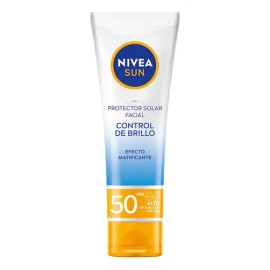 NIVEA SUN Protector Solar Facial Control De Brillo FPS50+ 50ml, con Efecto Matificante de Larga Duración, Bloqueador Solar Facial No Grasoso para todo tipo de piel
