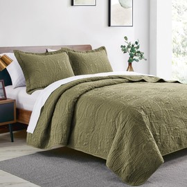 Love's cabin California King Size Quilt Bedding Set Green Bedspreads - Cal King Summer Quilt Lightweight Bedspread- Coin Pattern Coverlet for All Season - 3 Piece (1 Quilt, 2 Pillow Shams)