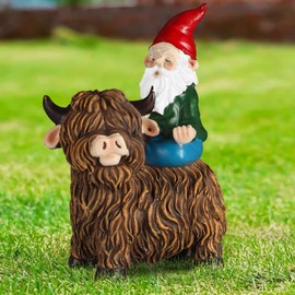 nawaza Garden Gnomes Decor Outdoor Statues Gnome on Highland Cow Outdoor Decorations for Patio,Yard and Gift for Mom