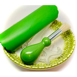 BonCera, All-in-one Premium Ceramic Garlic Grater Plate 4-Piece Set - Green Embossed Design and Style - For Garlic, Ginger, Chocolate, and more! - Comes with 5.25" Plate, Peeler, Brush, and Stand