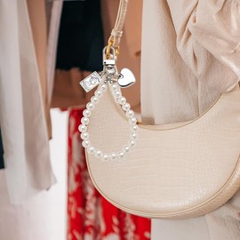 Women Bag Charms Pendant Keychain Wristlet Chain Pearl Heart Key Chain Backpack Accessories Keychains for Teen Girls Handbag Purse Pendant Phone Wrist Bracelet Wallet Decor Keychain Lady Car Key Rings