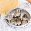 Restaurantware Pastry Tek 7-Piece Leaf Cookie Cutters 1 In Tin