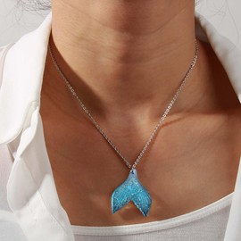 Inilbran Boho Mermaid Necklace Choker Silver Fish Tail Pendant Necklace Vintage Whale Tail Necklace Minimalist Dolphin Fishtail Chain Necklace Jewelry for Women and Girls