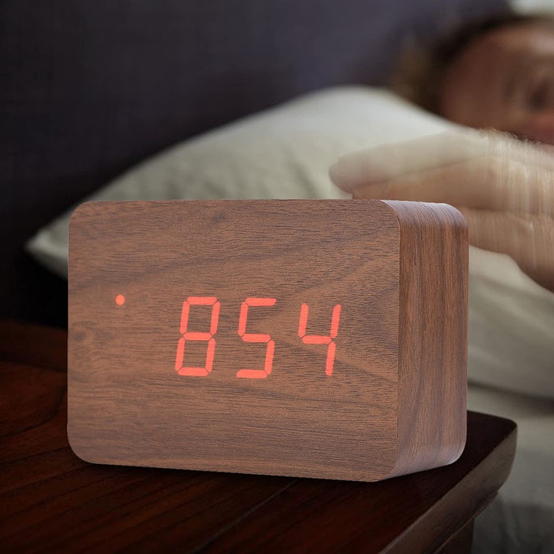 LED Wooden Alarm Clock, Alarm Function/Voice Control and Continuous Light
