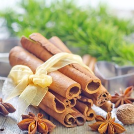 SPICY ORGANIC Cinnamon Sticks - Ceylon Quality, Gluten Free, Non-GMO, and USDA Organic - 50+ Sticks in Bulk - 3.0-Inch Length, Ideal for Cooking, Beverages, or Desserts to Add a Rich, Spicy Aroma - 4 OZ.