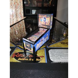 Stern Pinball Mini Replica “Ripley's Believe It or Not!” Pinball Machine Scale Model, Ornament