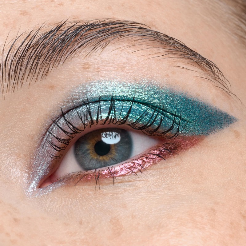 Catrice Space Glam Chrome Eyeshadow, longlasting, express result, highly pigmented,
