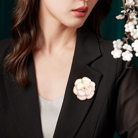 Enamel Camellia Pearl Brooch - Elegant Petal Pin Wedding & Party Brooch Gift (White)