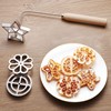 Tortillada - 4 teiliges Bunuelos Set mit Holzgriff Rosetteneisen Waffelförmchen