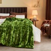 NEWCOSPLAY Super Soft Faux Fur Throw Blanket for Couch Green