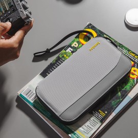 tomtoc Fundas de Pasaporte para 4 Pasaportes y 4 Tarjetas, Estuche Protector para Pasaporte Familiar para Tarjeta SIM y Pasador de Expulsión, Protección RFID, Bolsillo para Tarjeta de Vacunación
