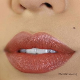 Signature Lipstick (004, Modern)