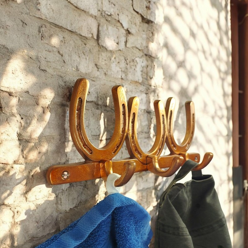 FTWDesign Three Horseshoe Wall Hooks in Bronze Look - Horse