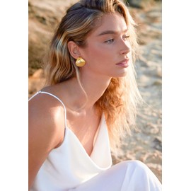 ENSKEFEN Gold Sea Shell Statement Stud Earrings for Women Trendy Vintage Summer Seashell Earrings Minimalist Ocean Boho Beach Jewelry