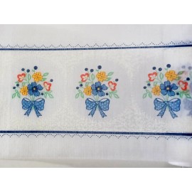 Unbranded 3 Yds. White Floral Bouquet/Bow 7" Unfinished Edged Fabric Trim ES-372