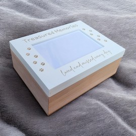 Pet Memorial Box, Treasured Memories, Add your own 6x4 photo, Loved and Missed Every Day, Keepsake Storage box