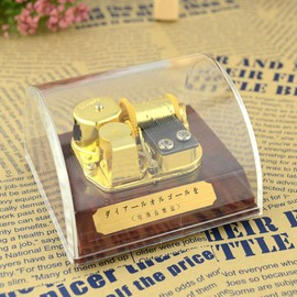 YouTang Creative Transparent Acrylic 18-Note Wind-up Musical Box Dome Box with Stop Button,Musical Toys,Tune:Romeo&Juliet(A time for us),Clear