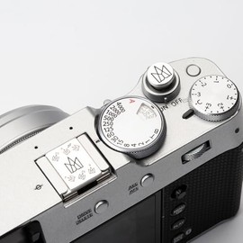 Crown Pattern Camera hot Shoe Cover Shutter Decorative Button Set for Fuji XT4, XT30, XE3,for Canon R6 R5 R7 R8 R10 for Nikon D750 D610 Z7 Z5 Z6 Z50 Z30 (Aluminum Alloy-Set02)