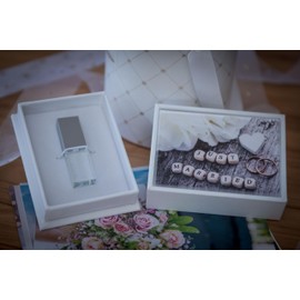 Crystal USB Stick with Box Wedding Motif - Elegant Design with Engraving Wedding Design, Ideal as a Wedding Gift or for Keepsake Photos. USB 3.0 (Box White, 64 GB)