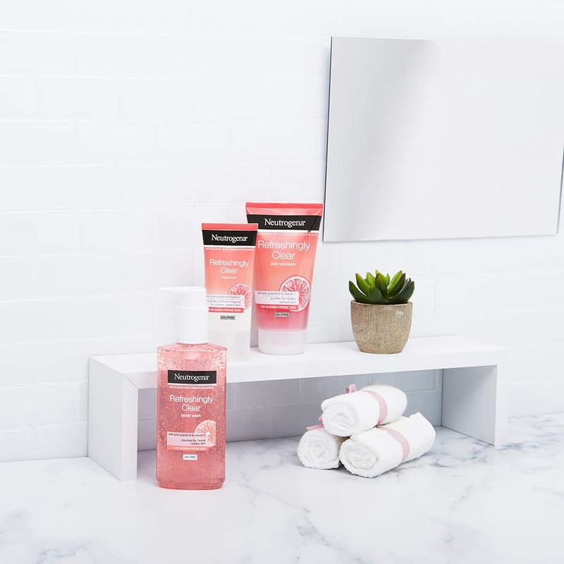 Neutrogena Refreshingly Clear Daily Exfoliator, 150ml