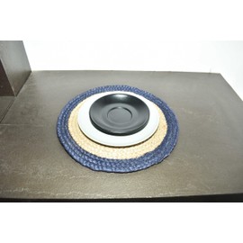 Ripaz Vogue - Round Placemats Natural Jute Fiber Handmade Rustic Look Table Top, Jute Placemats for Dining Table Coffee Table (Beige with Blue Border, 25 x 25 cm (Set of 4 Pcs))