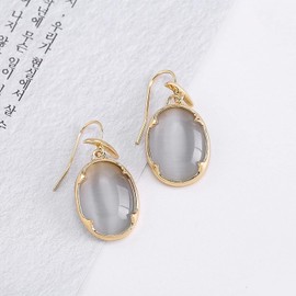 DOCCESTU Round Gray Gemstone Earrings, Retro Geometric Pendant Earrings, Natural Gemstone Pendant Earrings, Women's Moonlight Stone Earrings, Handmade Pendant Earrings