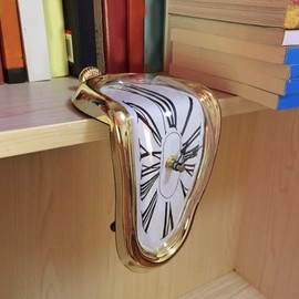 Melted Clock, Melting Clock Wear Resistant Precise Retro for Office (Gold)
