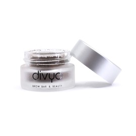 Sombras Mineral en Polvo para Cejas, Divya, Brow Bar & Beauty, Especialistas en Cejas Perfectas