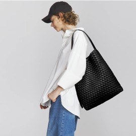 OUYGZOU Fashion Woven Tote Bag for Women, Female Hobo Bag, Beach Handbag Purse, Travel Shoulder Bag with Adjustable Strap, Black