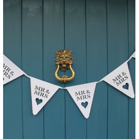 Mr & Mrs Scalloped Heart Bunting Banner Garland White Wedding Party Decoration