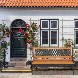 Maotifeys 49" Outdoor Garden Bench Wood Metal Patio Park Bench Elegant Porch Deck Loveseat with Woven Pattern Backrest,Bronze & Natural