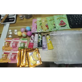 35 Pcs Spa Party Supplies for 5 – Spa Gifts for Women, Girls & Kids | Spa Set with Eye & Face Masks, Lip Balm, Hand Cream, Bath Bombs, Towels & Gift Bags | Spa Kit for Birthdays, Sleepovers, Spa Days