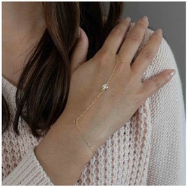 Yheakne Boho Crystal Finger Bracelet Gold Ring Wrist Bracelet Vintage Slave Bracelet Minimalist Ring Chain Bracelet Hand Chain Jewelry for Women and Girls (Gold)