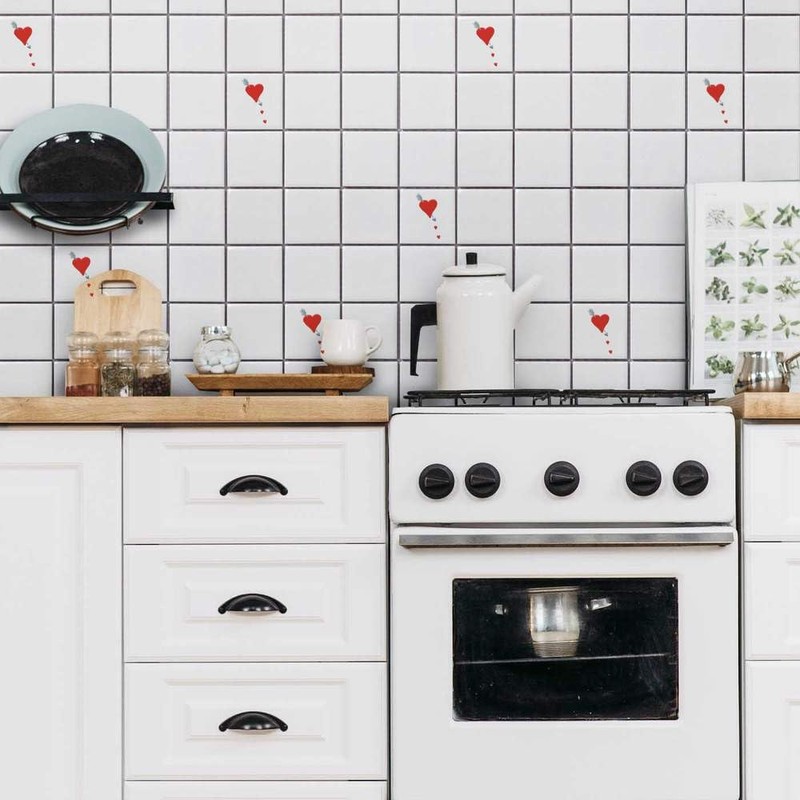 'Red Heart and Silver Arrow' 108mm Square Ceramic Tile (TD00024512)