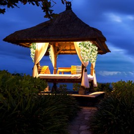 RECUTMS Artificial Flowering Vines Outdoors Hanging Flowers with Lights,Fake Plants for Outdoor Porch Garden Yard (White)