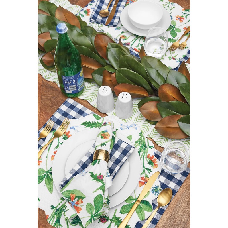 C&F Home Clover Bug Placemat Single Round Green Floral Pattern