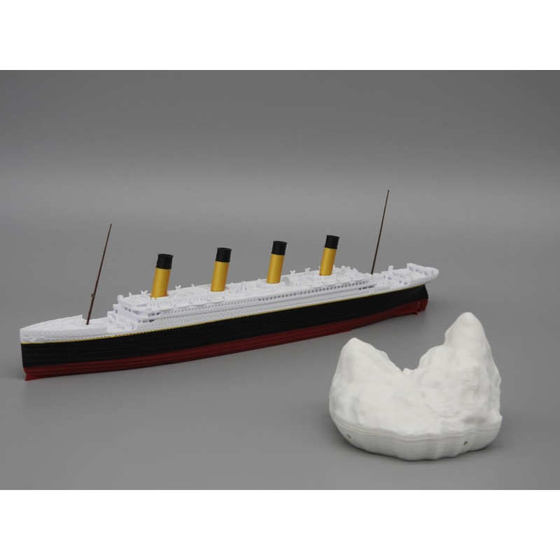 12" Prebuilt Display Model Ship (RMS Titanic 1ft Model with
