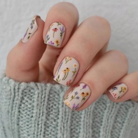 24 Pcs Off-white Press on Nails Short Square,MINGCHUN Fall Cute Daisy Fake Nails Press ons Acrylic Nail Art Tip Kit Full Cover False Nails Glue on Nails with Small Wild Flowers Glossy Design for Women