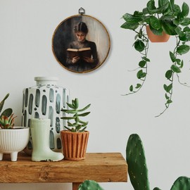 Hiuwevt Moody Woman Reader Round Wall Art Decor, Vintage Gothic Bookish Hanging Canvas Prints Artwork Framed, Dark Academia Female Circular Wall Decor for Library Reading Nook Room, 10x10 Inch