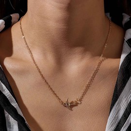 Jugielu Vintage Peace Dove Pendant Necklace Gold Swallow Necklace Choker Flying Bird Necklace Chain Minimalist Small Bird Choker Jewelry for Women