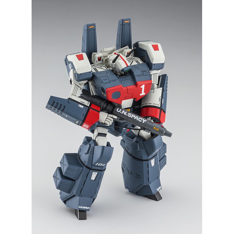 Hasegawa Super Time Fortress Macross VF-1J Armored Valkyrie (Batroid) 1/72