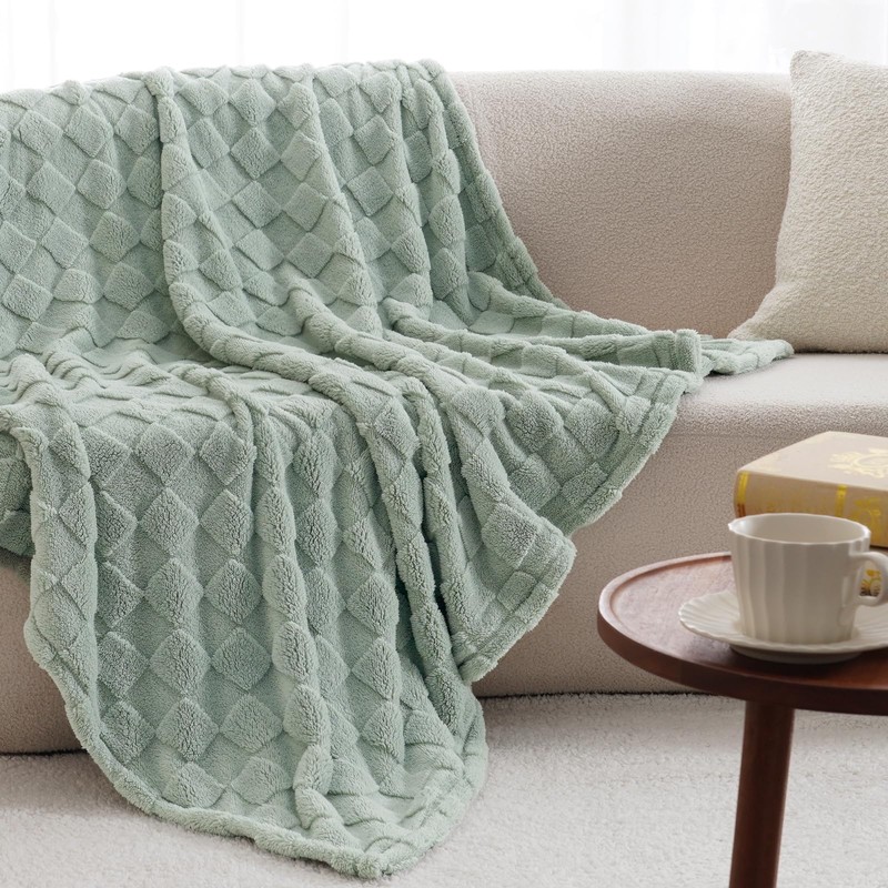 Fleece Throw Blanket for Sofa - Soft Checkered Single Blankets